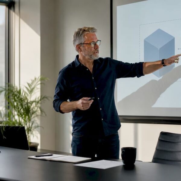 Microservices vs. Monolith: Der richtige Weg für 2026