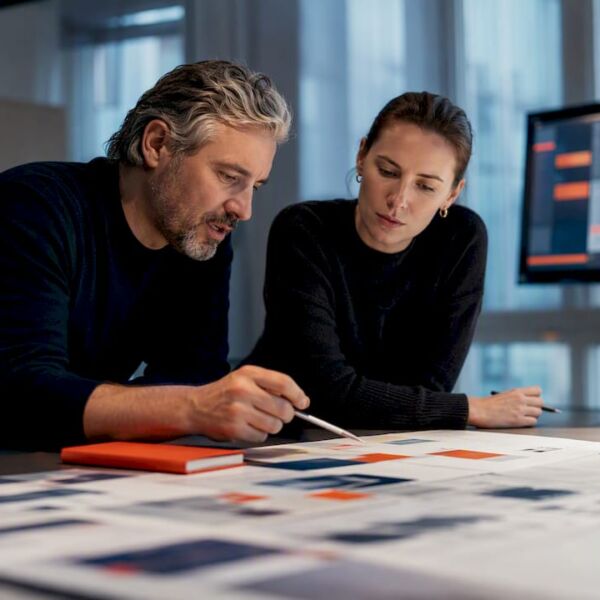 Softwareteam programmiert individuelle Business-Lösungen